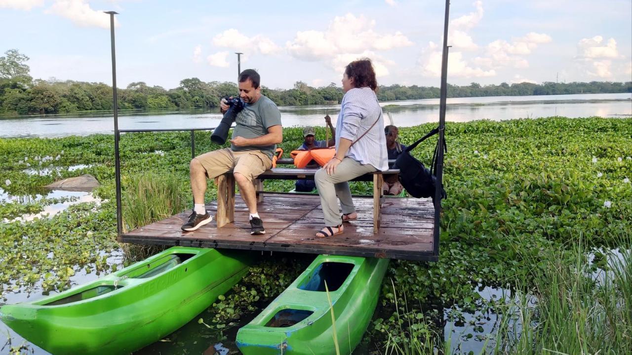 Lake Cabin Полоннарува Екстер'єр фото