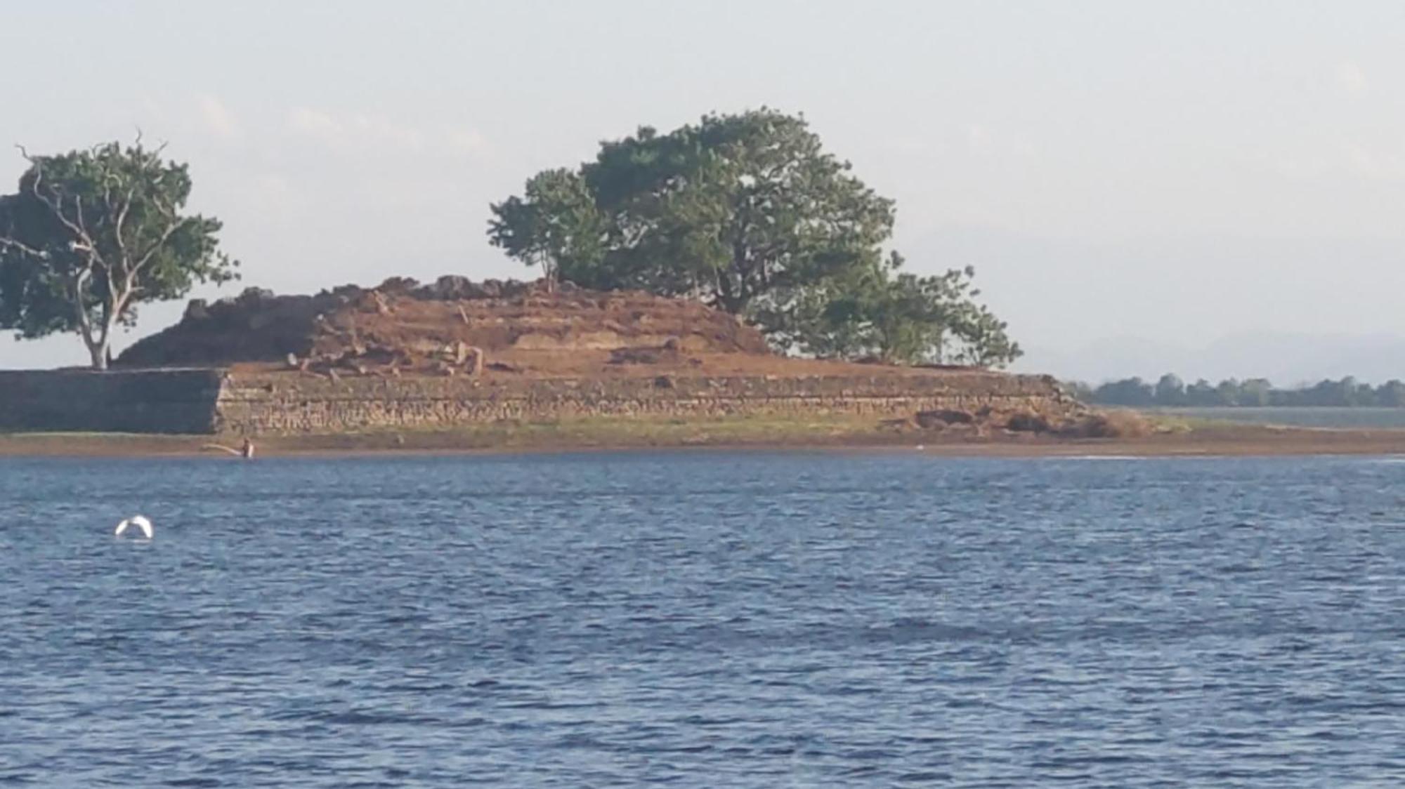 Lake Cabin Полоннарува Екстер'єр фото